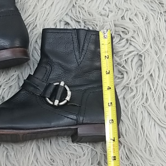 Frye Black Jillian Toggle Short Ankle Boots 7 - Picture 8 of 8